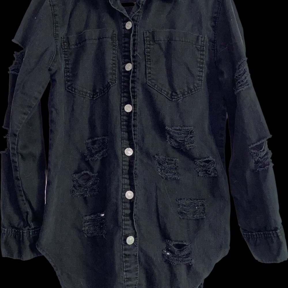 Thrill Jeans ripped distressed shirt, Hot Topic, Goth emo punk
